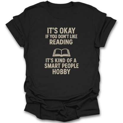Black t-shirt with beige text 'I read books and I know things' on a white background. funny reading shirt, smart people hobby shirt, book lover t-shirt, book nerd tee, bibliophile gift, reading humor shirt, bookish apparel, reader lifestyle shirt